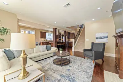 Image de Modern Luxury Stay in Bethany – 5br Home with Office & Spacious Backyard #42237