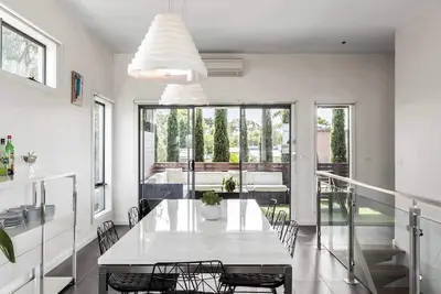 Image de Stylish getaway near beach with stunning sunsets