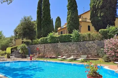 Image de Villa Farnetta: A spacious and welcoming three-story villa located in the heart of the Val d'Orcia, with Free Wi-Fi.
