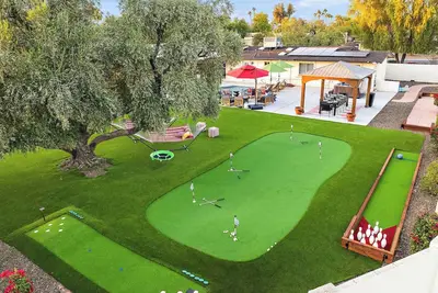 Image de The Desert Reserve: Free Heated Pool | Pickleball
