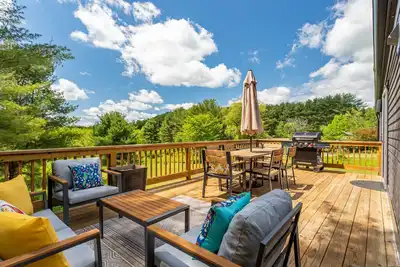 Image de New: Chic Home w\/ Fireplace & Beautiful Sunsets