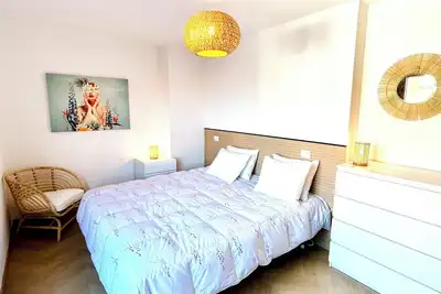 Image de Bel appartement tout confort avec vue sur la mer et la montagne