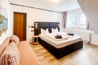 Image de Comfortable and versatile room -perfect for relaxation, work and exchange