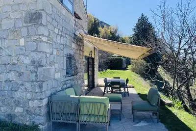 Image de Charmante maison en pierres avec jardin, WiFi, pour 6 personnes - Sud Ardèche