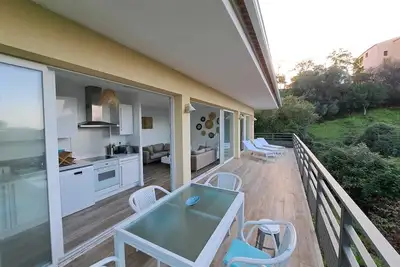 Image de Villa contemporaine 2Ch -Déco soignée- Grande terrasse- vue mer et maquis