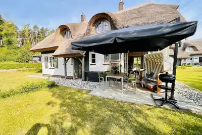 Image de Newly built, modern, exclusive - that describes the Klein Stresow vacation village