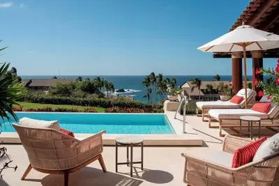 Image de Staffed Ocean View Villa with Four Seasons amenities & Golf + Beachclubs Premier Membership.