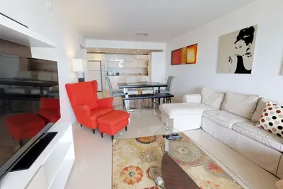 Image de Ocean Reserve 620 - Modern Bay View Apartment!