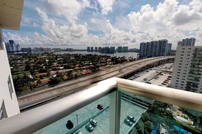Image de FlatsAway ~ Sunny Isles~ Modern Bay View Apt Ph2