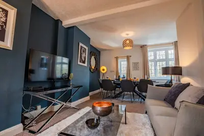 Image de Host & Stay | Station Approach