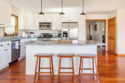 Image de Island View: 4 Bdrm Lakeside Cabin in the foothills of the Adirondack Mountains!