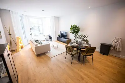 Image de Sleek City Center 2bdr Apartment Vp