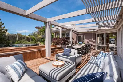Image de Kunahara | Sorrento Luxe Stunner with Spa