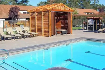 Image de Dreamy Santa Cruz Hideaway: Fireside, Pool, & Trail Adventures Await | 4 Rooms