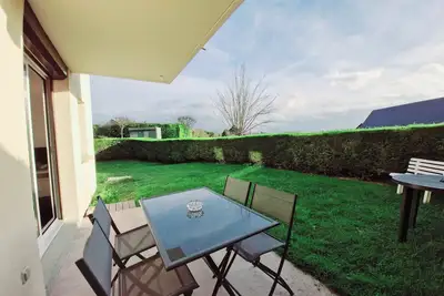 Image de T2 familial avec piscine et jardin Ă Touques