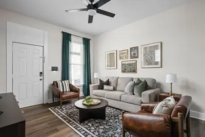 Image de Emerald Escape: Updated Gem with Workspace + Reserved Parking