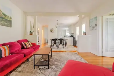 Image de Amazing 3-bedroom apartment in East Watertown with Parking, WiFi, Ac and More