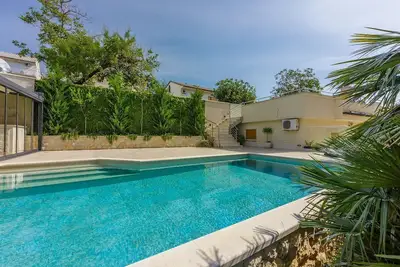Image de Appartement exquis avec vue sur la mer, sauna, gymnase, piscine, chambres climatisées - à seulement 500 mètres de la plage