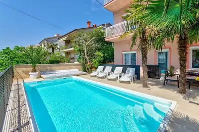 Image de Penthouse de rêve à seulement 400 mètres de la plage avec piscine chauffée, vue sur la mer, lit bébé, barbecue
