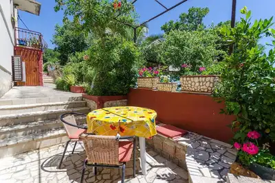 Image de Appartement nostalgique à seulement 500 mètres de la plage avec terrasse privée, vue sur la mer, barbecue