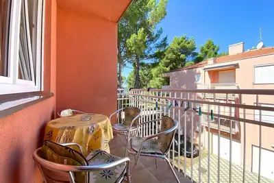 Image de Cozy appartement à seulement 80 mètres de la plage avec vue sur la mer, parking privé - chiens acceptés