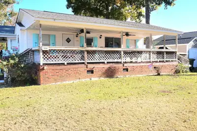 Image de Cozy Ocean Lakes home w/Golf cart & Massive Porch!