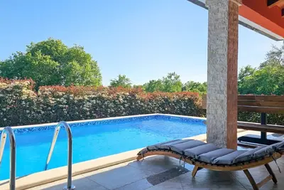 Image de Maison de vacances méditerranéenne à seulement 800 mètres de la plage avec piscine privée et amis des chiens