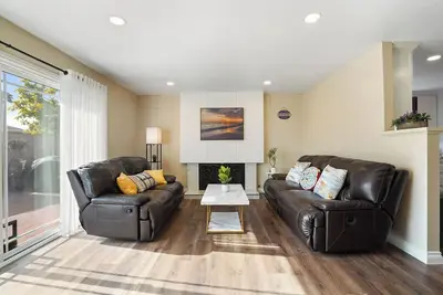 Image de Fully Charming Remodeled Beach House in Huntington\n\n