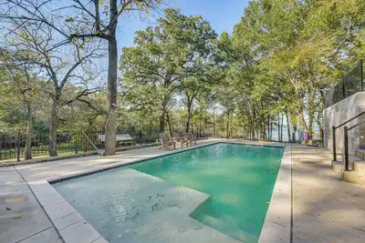 Image de Lakefront Family Home w/ Pool in Streetman!