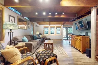 Image de Refurbished cabin with beautiful views of the Hood Canal