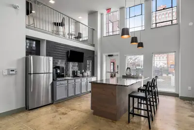 Image de Stunning Skylight Views-Gym\/Gated Parking\/King Bed
