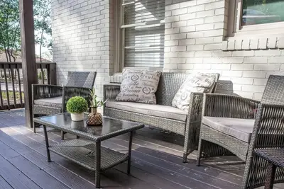 Image de Vulcan View B- King Bed\/Private Parking\/Patio\/WiFi