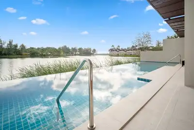 Image de Angsana Oceanview Residences 2br A Lake side