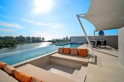 Image de Angsana Oceanview Residences 2br Cc Lake side