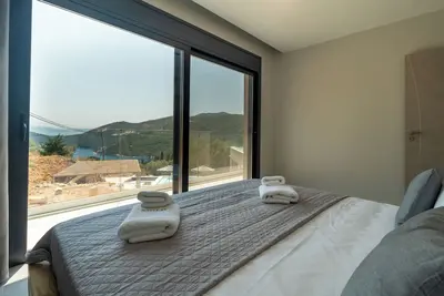 Image de Luxury 5 Bedrooms New Build Sea View Villa With Stuning Modern Design