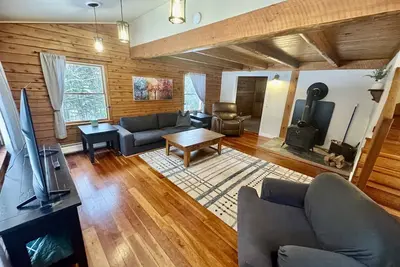 Image de Cozy Cabin on the Stowe line!