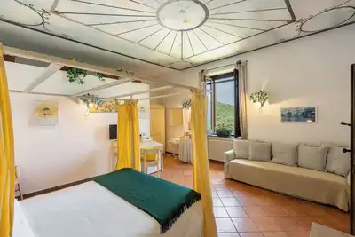 Image de Ferme 'Suite Con Vista Vesuvio' avec vue sur la montagne, Wi-Fi et climatisation