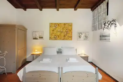 Image de Agriturismo « Chambre Double avec Jardin » avec vue sur les montagnes, piscine commune et Wi-Fi