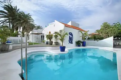 Sierra Del Mar - 12 Personen' avec vue sur la mer, piscine privée et Wi-Fi