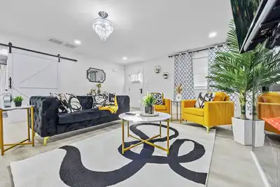 Image de Royal Palm Urban Suites - Spacious 5 bedroom and Close to Atl Downtown