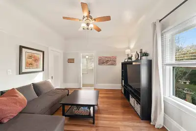 Image de Cozy 1-bedroom apartment in Midtown Sacramento with WiFi, Ac