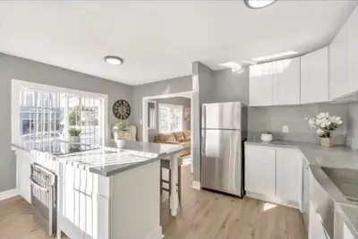 Image de Charming 3-bedroom house with WiFi and Ac in Oakland