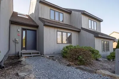 Image de Cozy townhouse steps away from Windham Mountain- zip code 12496