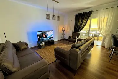 Image de Luxe Coastal Retreat Apartment