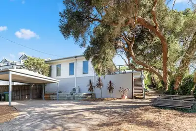 Image de Menzies Backbeach Retreat by Ready Set Stay