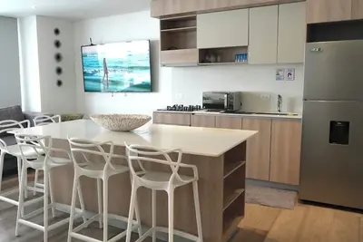 Image de Modern new 3 bedroom apartment 5min walk to beachl/shops/restaurants