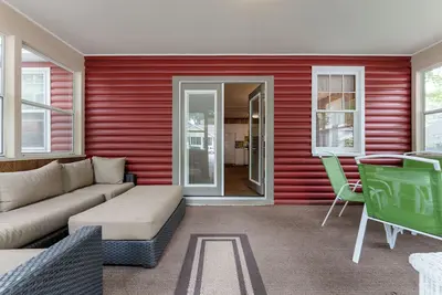 Image de Red Cottage Cute Holland cottage walk to beach
