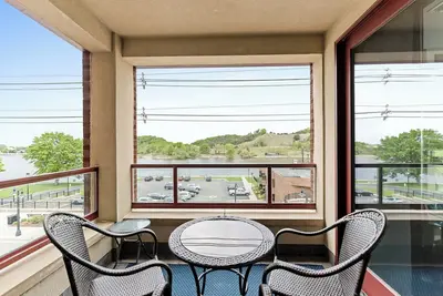 Image de Luxury condo downtown Grand Haven