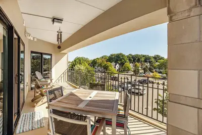 Image de Experience comfort in the heart of Grand Haven at the spacious 2-bedroom retreat