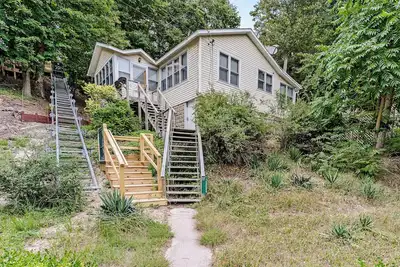Image de The Bott Cott: Cozy 3-Bedroom Retreat in Grand Haven
